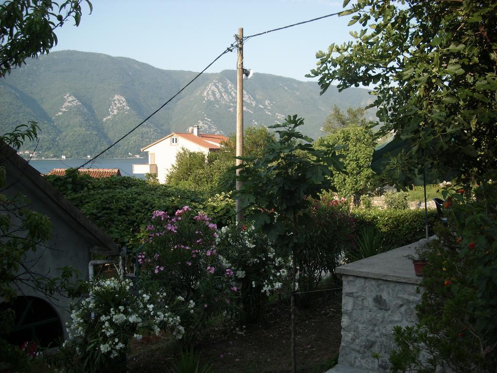 Holiday Home Bokokotorski Zaliv Exterior photo